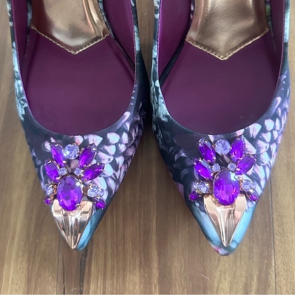 Ted Baker London floral embellished pointy toe heels size: 8.5 - Picture 2 of 4